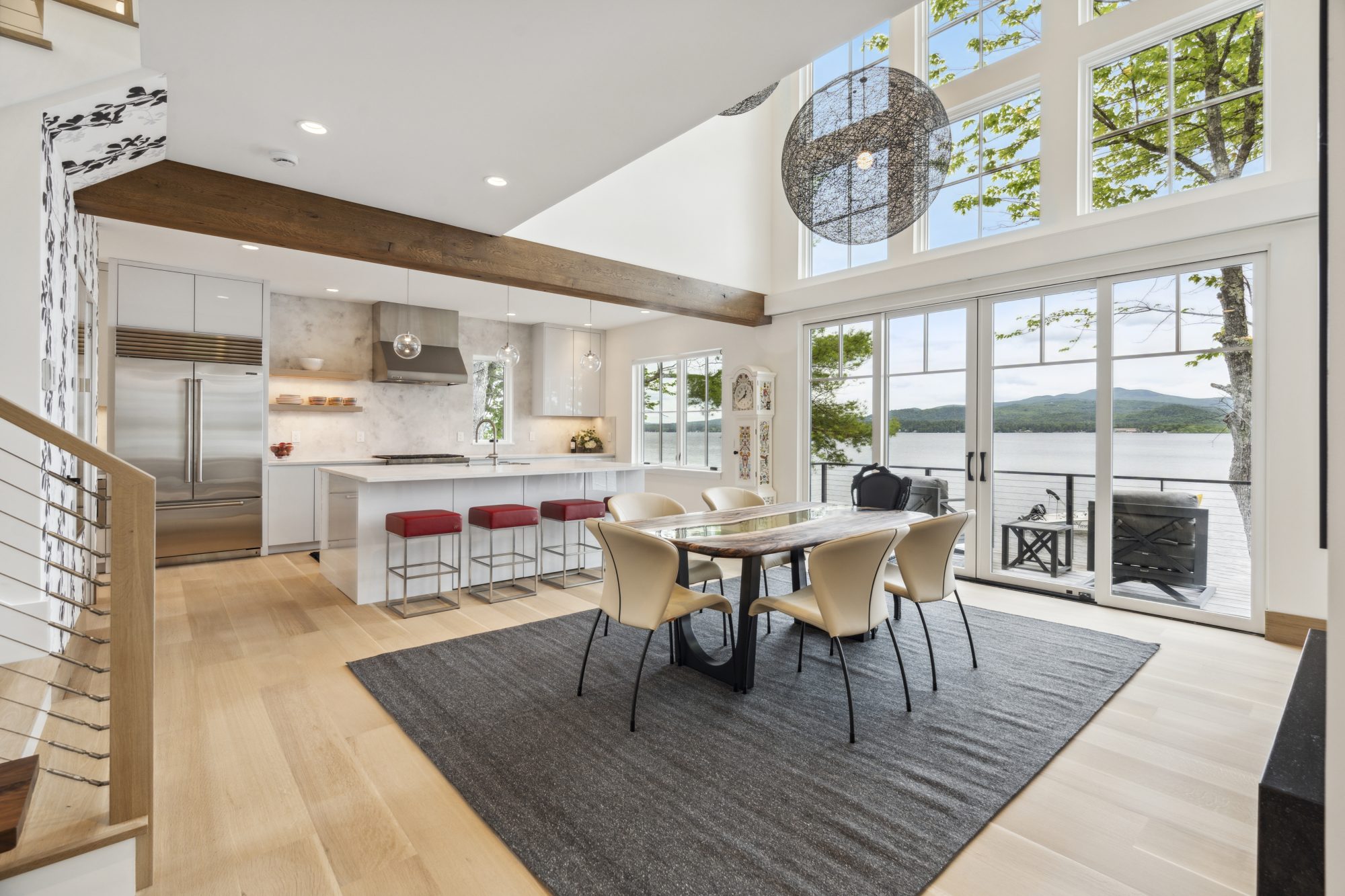 modern lake house design